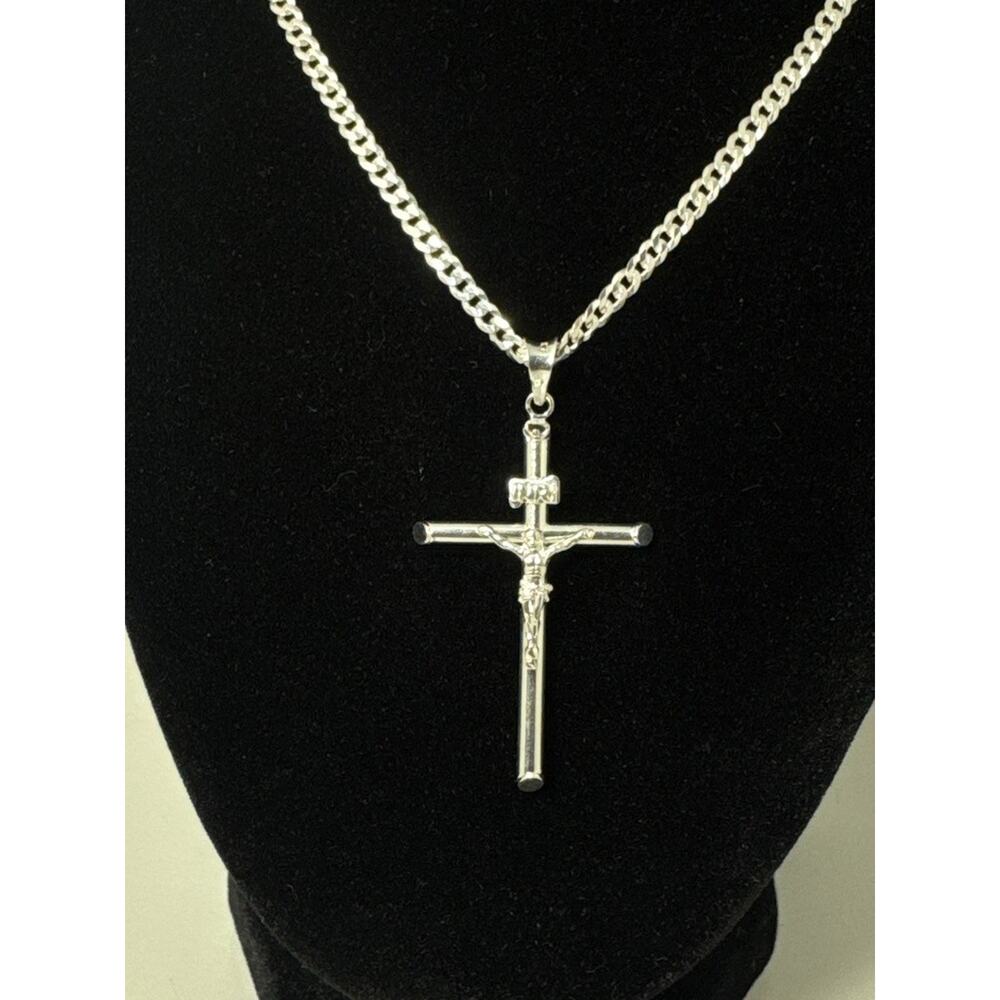 925 Sterling Silver Crucifix Cross Pendant Necklace 24 Inch Curb Chain Italy - Picture 2 of 4